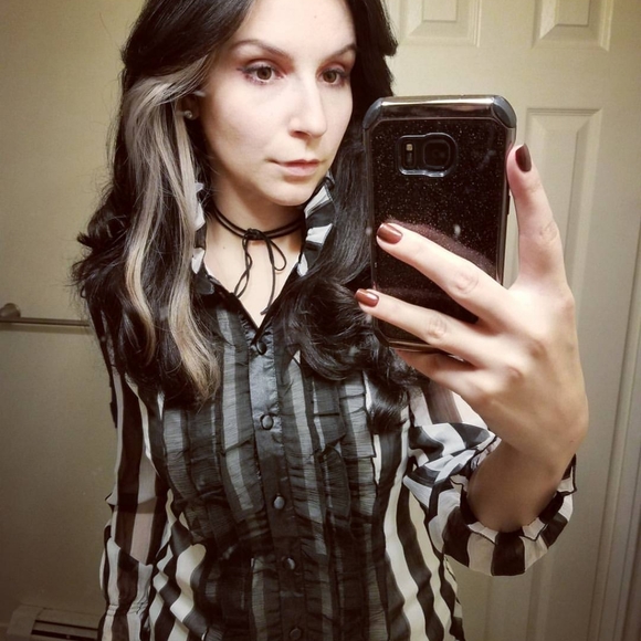 •VENUS• Ruffle Button Down - Picture 2 of 4